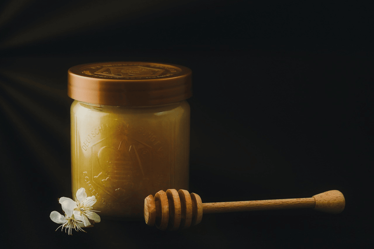 Manuka Honey: Sweet Freedom’s Secret Weapon for Healing and Empowerment