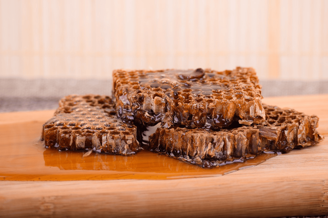 Raw Honeycomb: The Sweetest Way to Build Immunity and Fight Inflammation